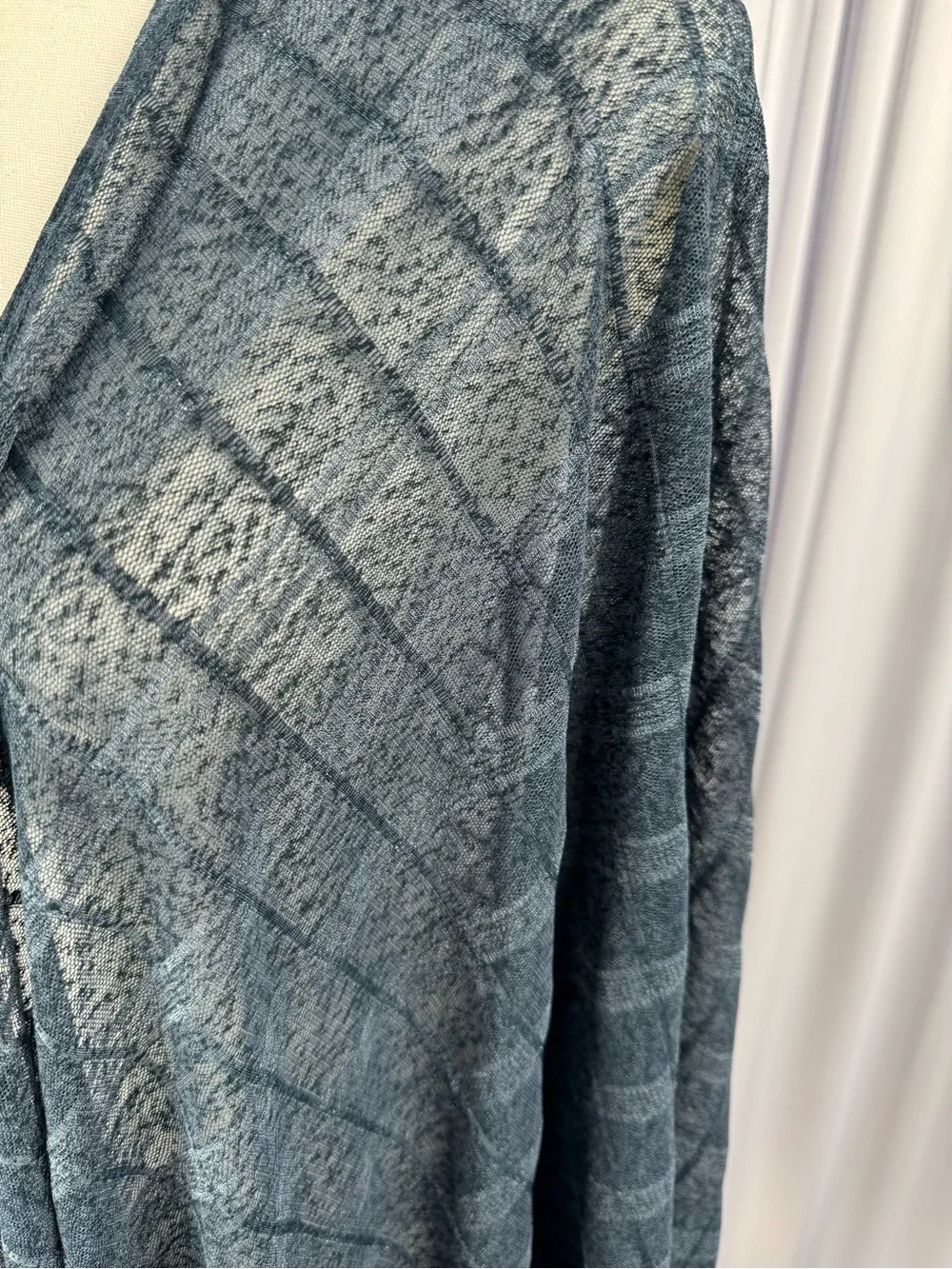 Lightweight Boho Charcoal Gray Open Front Shawl with Tassels Women's Size Small